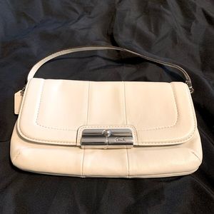 Beautiful Vintage Coach Clutch/Wristlet